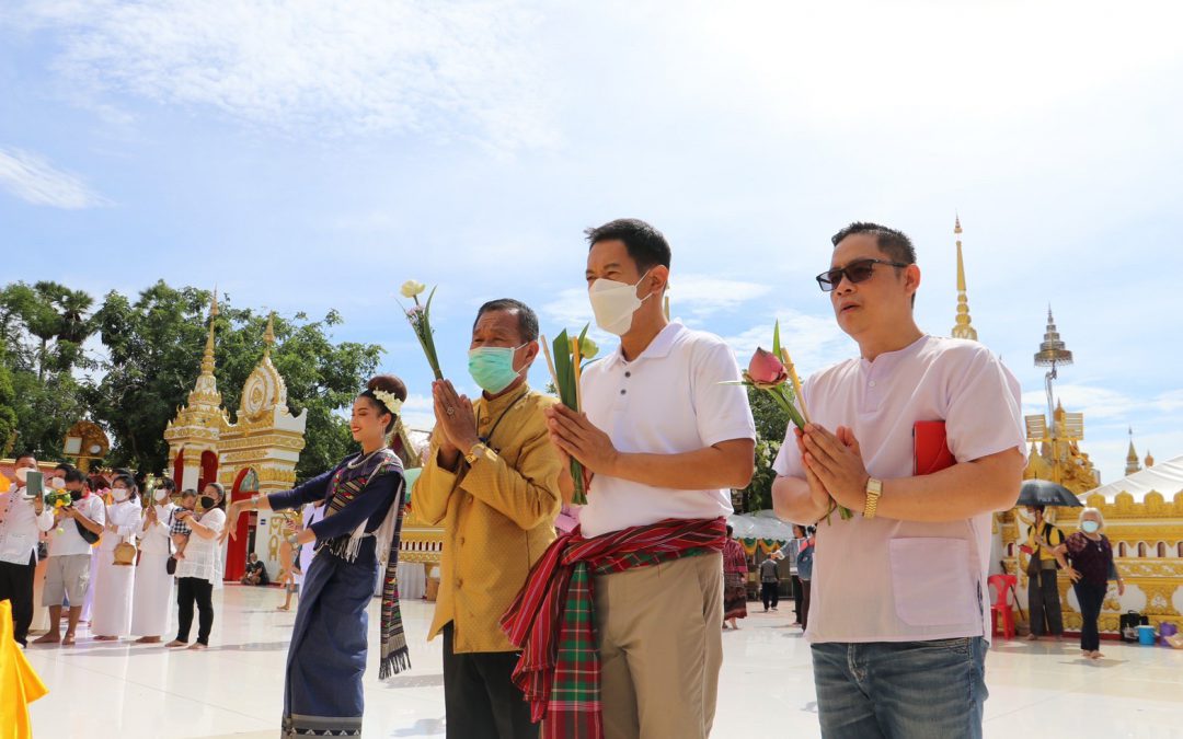 หัวหน้าพรรคไทยสมาร์ท​ เข้ากราบไหว้สิ่งศักดิ์สิทธิ์​ คู่บ้านคู่เมือง​ นครพนม เกิดสิ่งมหัศจรรย์​บนท้องฟ้า “พระอาทิตย์​ทรงกรด”